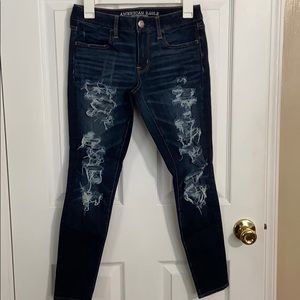 American Eagle women’s size 4 short ripped jegging